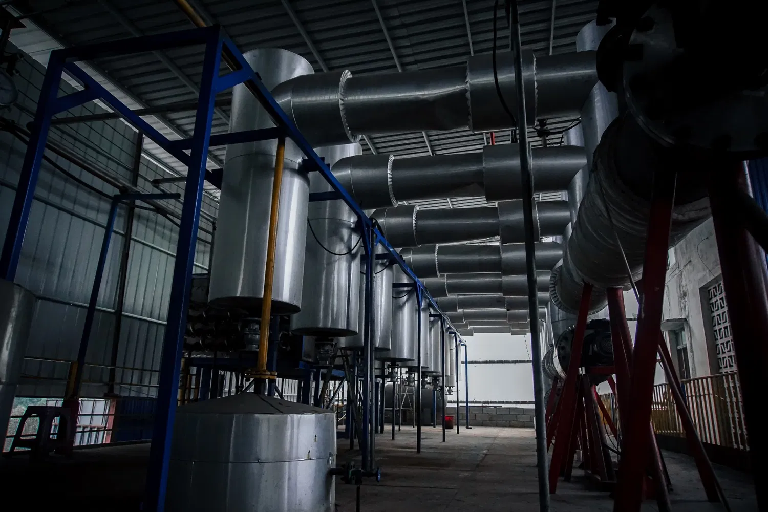 Equipment for extracting hydraulic oil from rubber products Extract more industrial oil