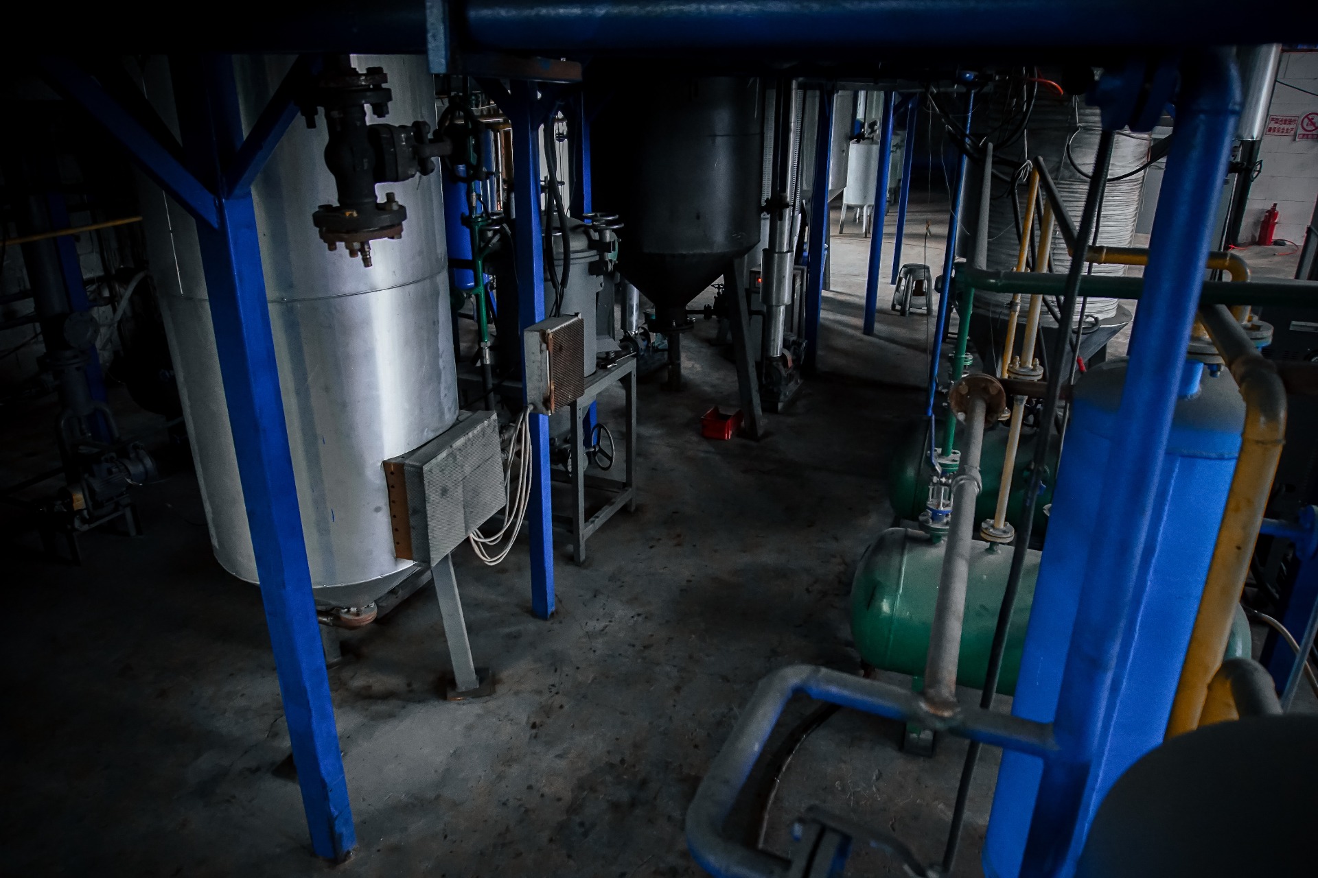 Waste chain oil recycling equipment Machine for converting waste oil sludge into diesel Save enterprise costs