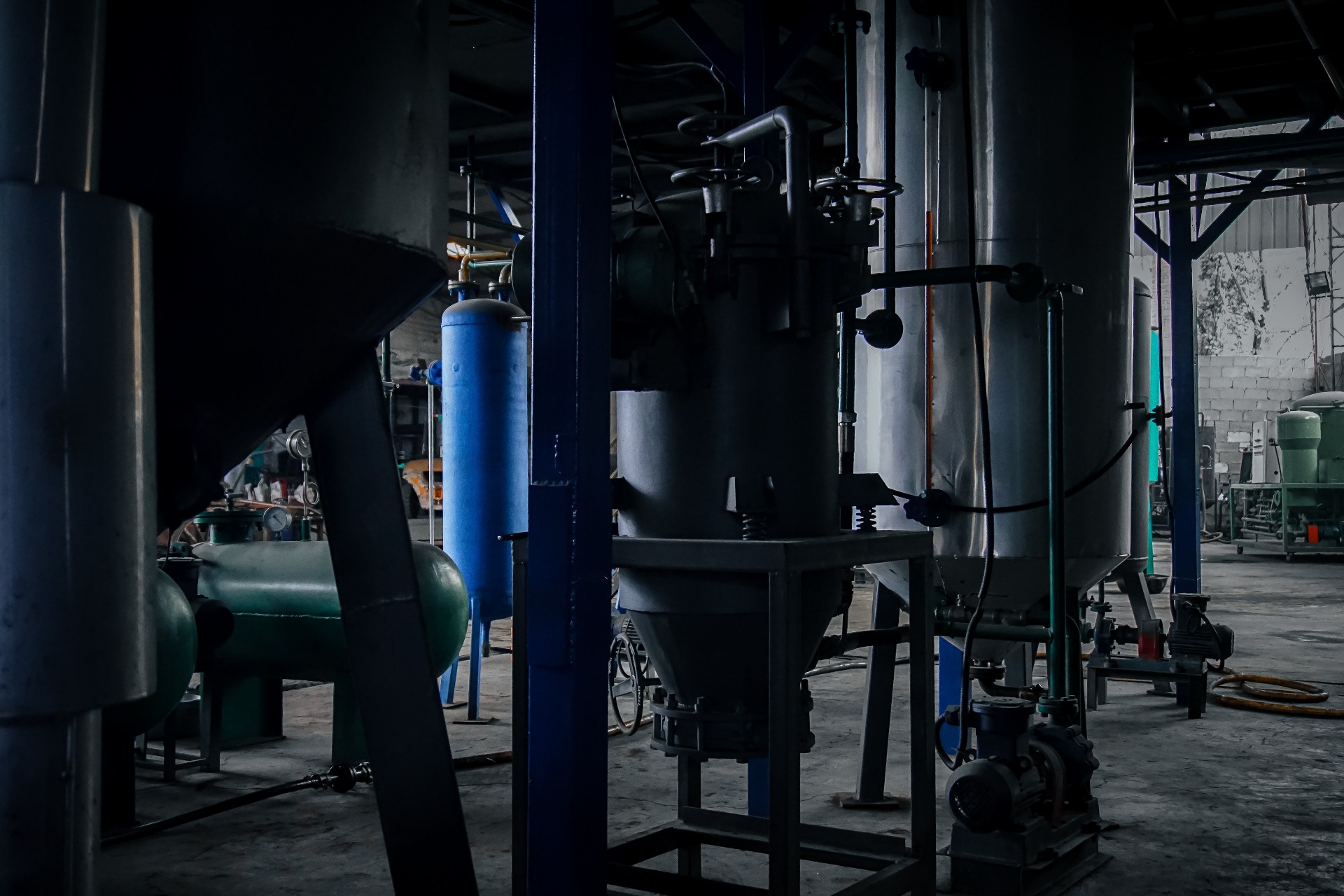 Waste chain oil recycling equipment Machine for converting waste oil sludge into diesel Save enterprise costs