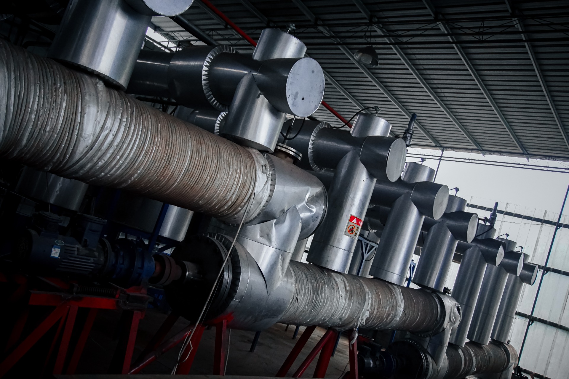 Equipment for extracting base oil from waste oil sludge High temperature anaerobic carbonization equipment Closed loop processing achieves zero emissions