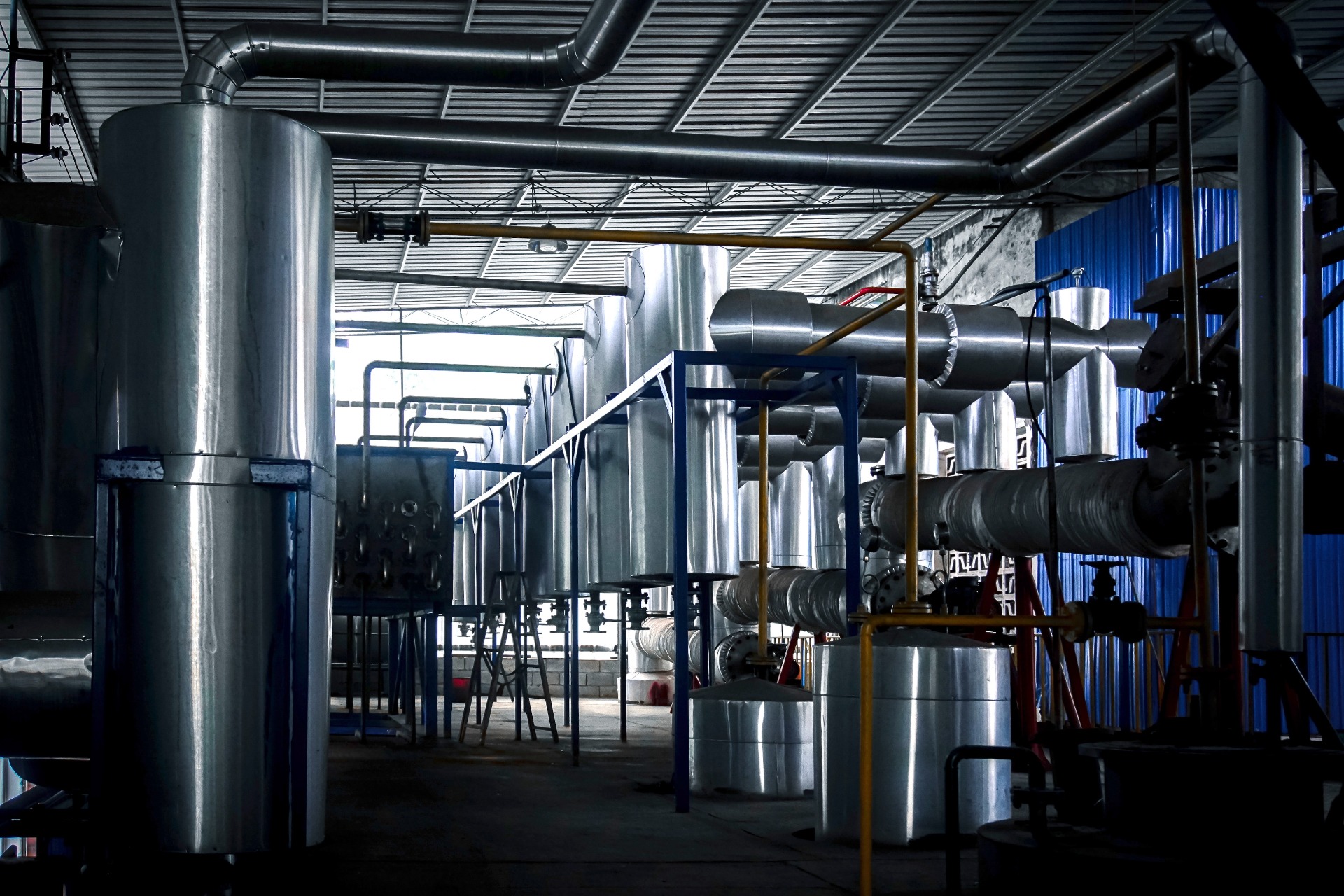 Equipment for converting waste oil sludge into gear oil Waste industrial oil treatment machinery Latest technology for waste oil treatment