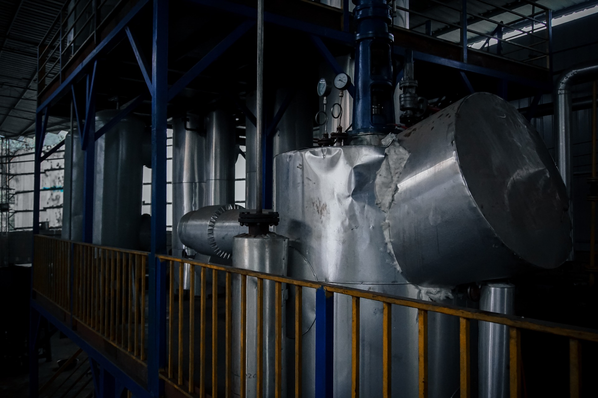 Conversion of waste chain oil into base oil Distillation equipment Must choose waste refinery