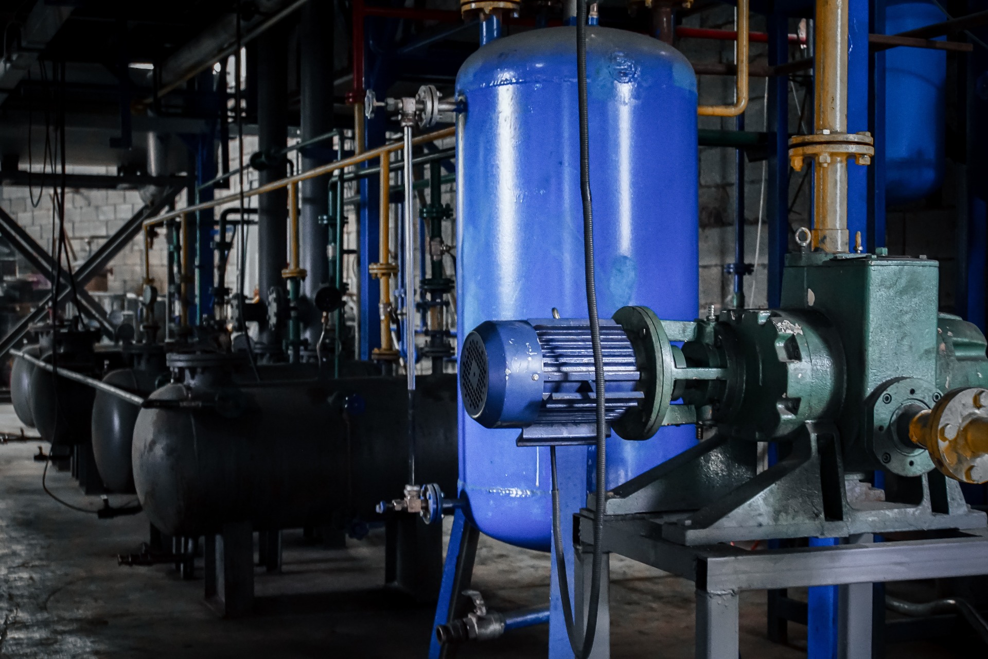 Conversion of waste chain oil into base oil Distillation equipment Must choose waste refinery