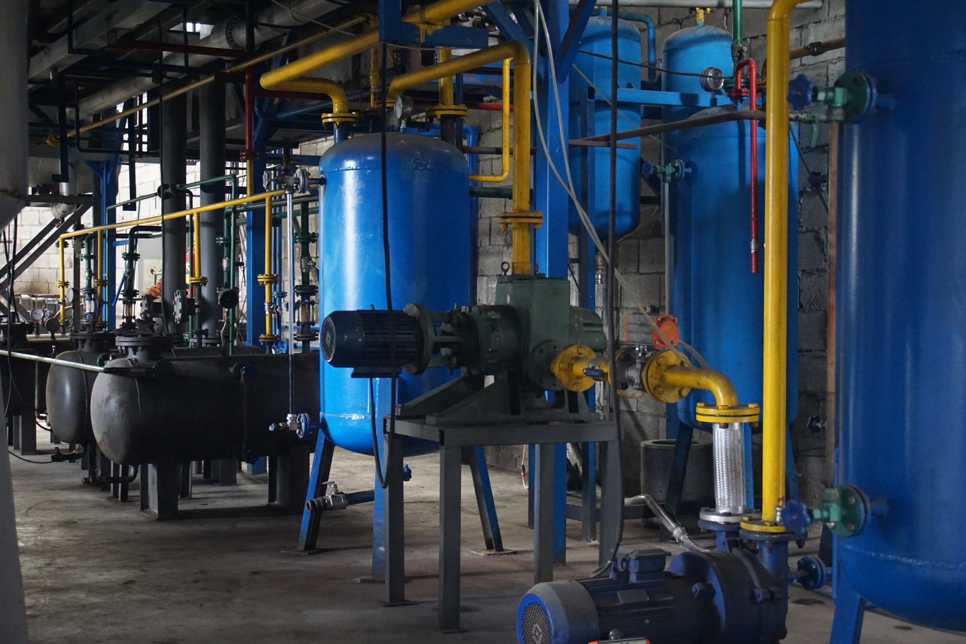 No coking high yeild  waste oil to flue purifying plant